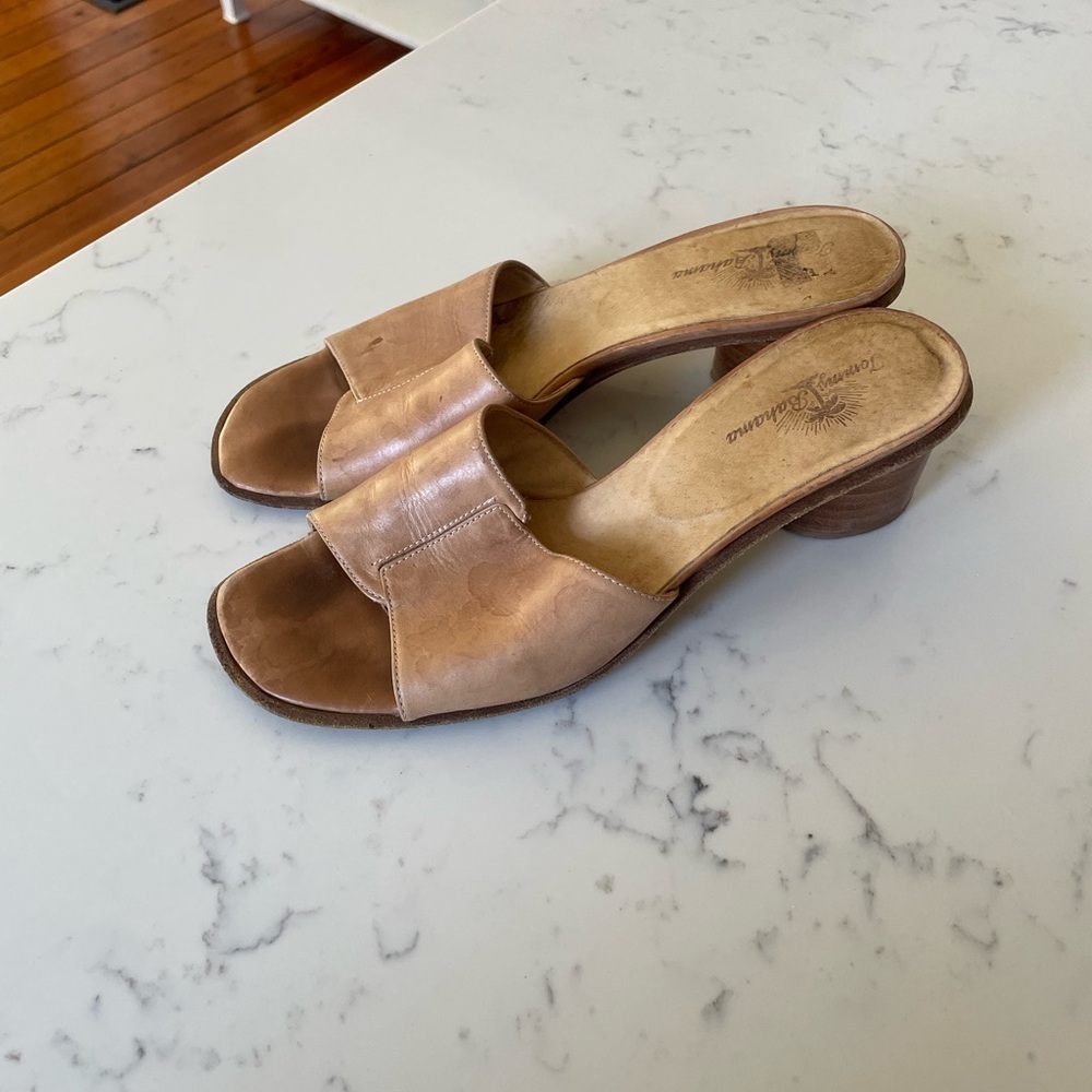 Tommy Bahama Light Brown Leather Mules